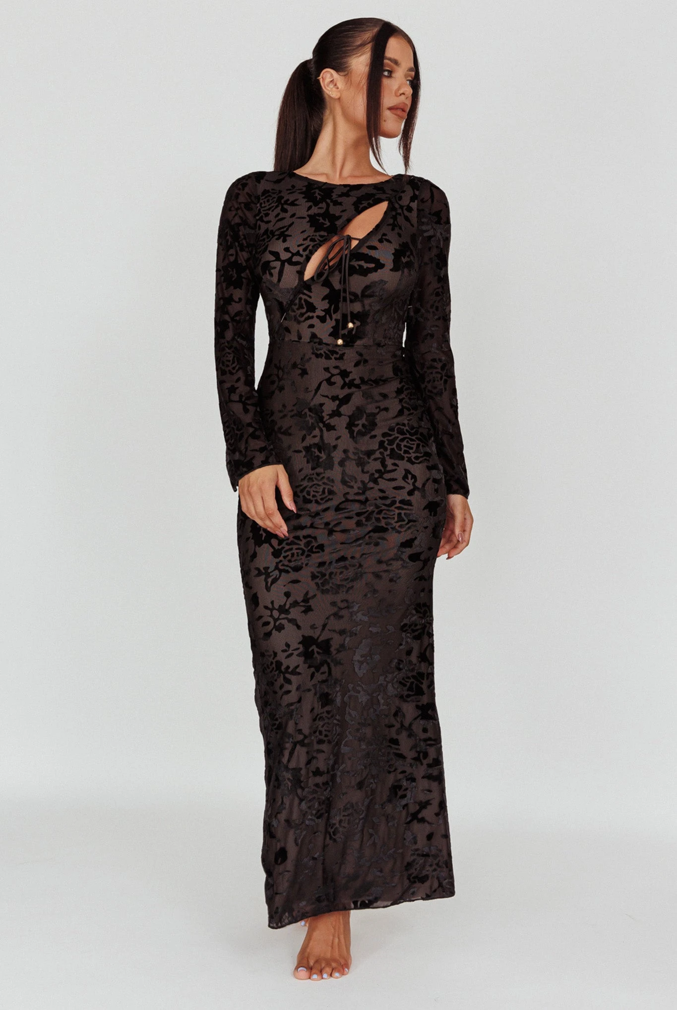 Novalie Long Sleeve Velvet Print Midi Dress Black - Image 5