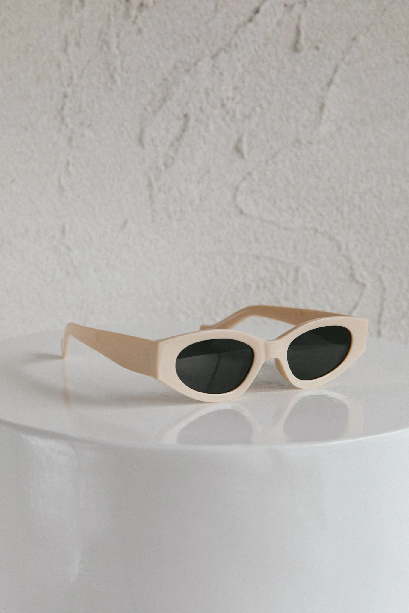 Regina Cat-eye Acetate Sunglasses Cream - Image 2