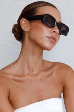 Zion Square Frame Sunglasses Black