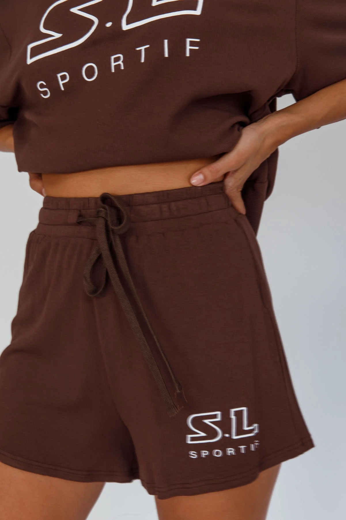 On Track SL Logo Shorts Chocolate - Image 4