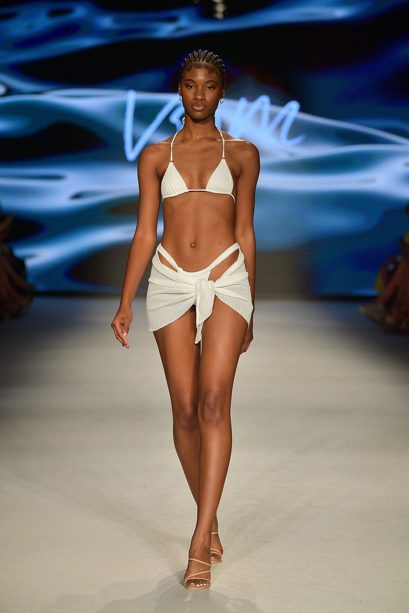 VDM Tula Bianco Reversible Top - Image 4